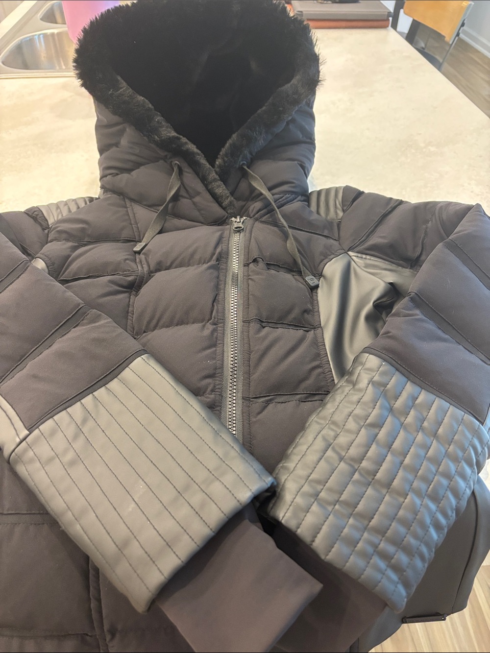 blanc noir Black Quilted Hooded Puffer Jacket with Faux Fur Trim - Picture 4 of 7